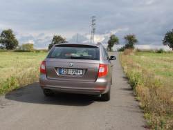 Škoda Superb Combi - zad