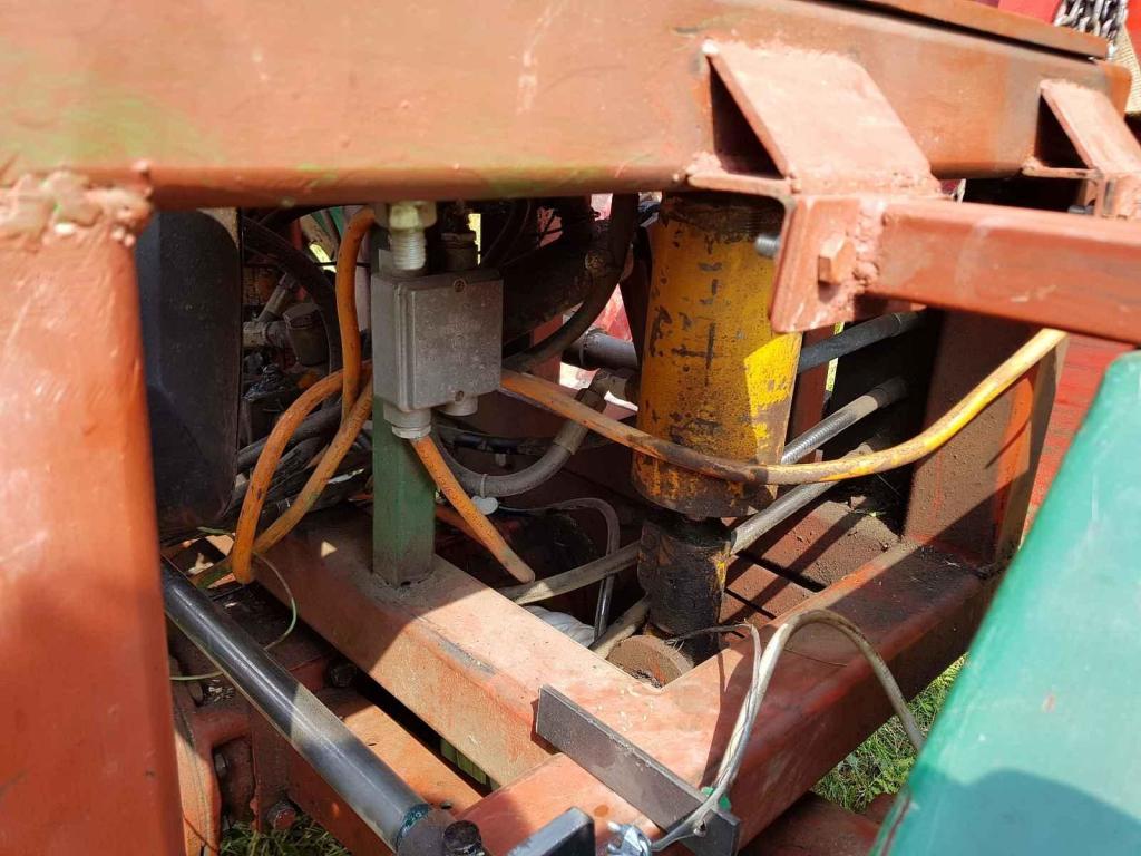 Hydraulické zvedání si pan Kubec instaloval sám