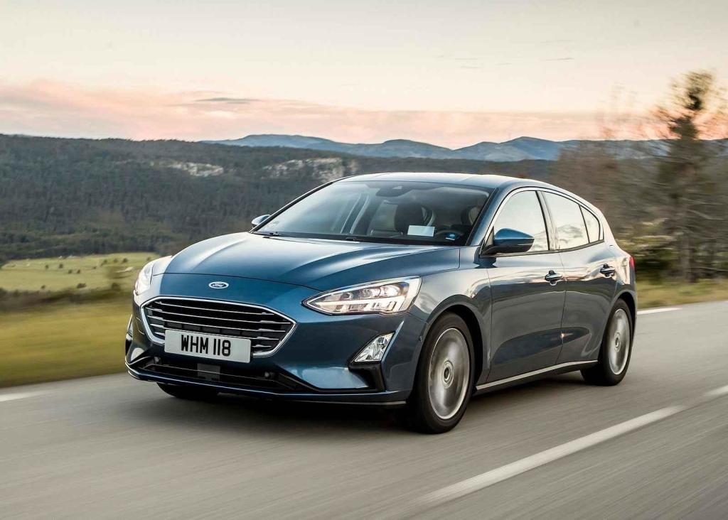 Ford Focus (propad o 1267 kusů) Z 2363 na 1096.
