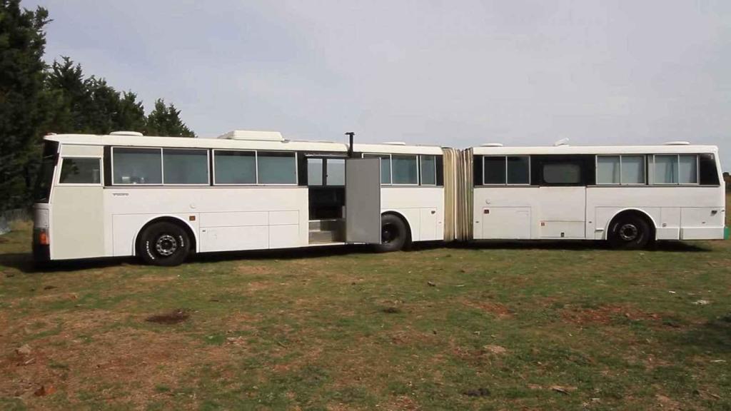 Obytný kloubový autobus Volvo B10MA