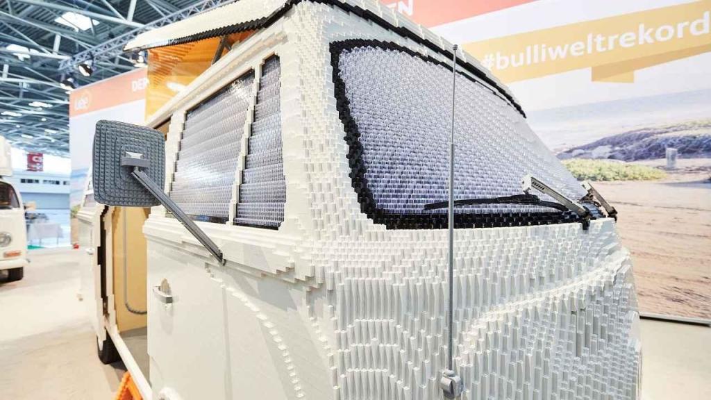 Volkswagen T2 z kostek Lego