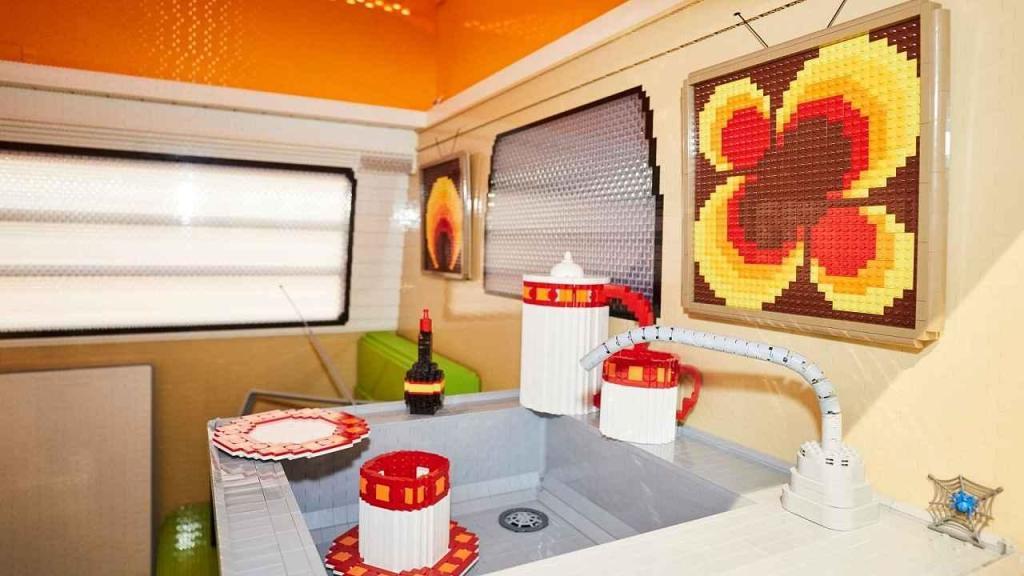 Volkswagen T2 z kostek Lego