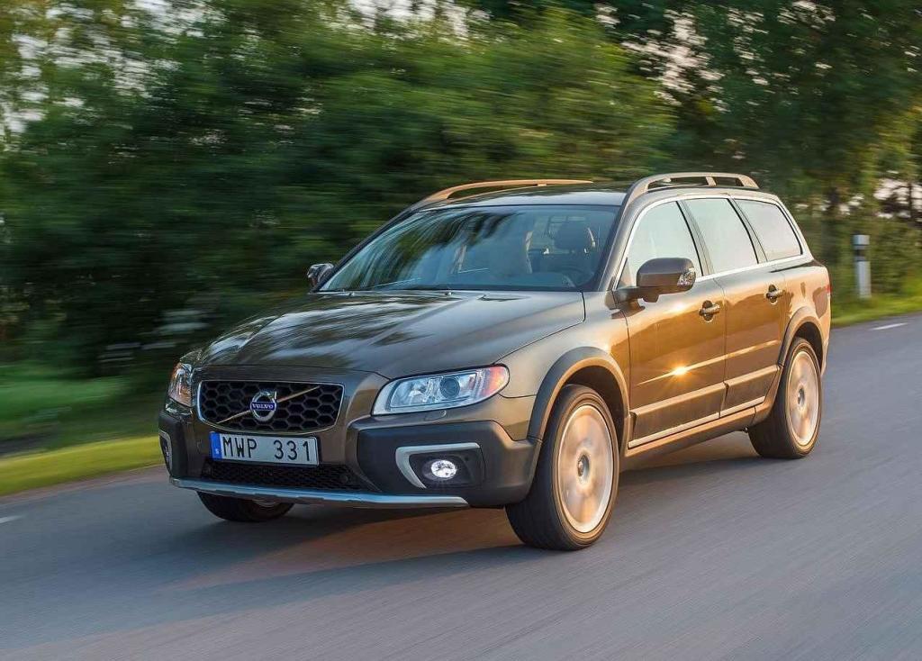 Crossover Volvo XC70 je s indexem 172 na 9. místě. Odchází klasicky podvozek a elektronika. V případě XC70 může stávkovat také automatická převodovka. Auta stará přibližně 5,5 roku mají najeto do 100 tisíc km a oprava vychází přes 12 tisíc Kč.