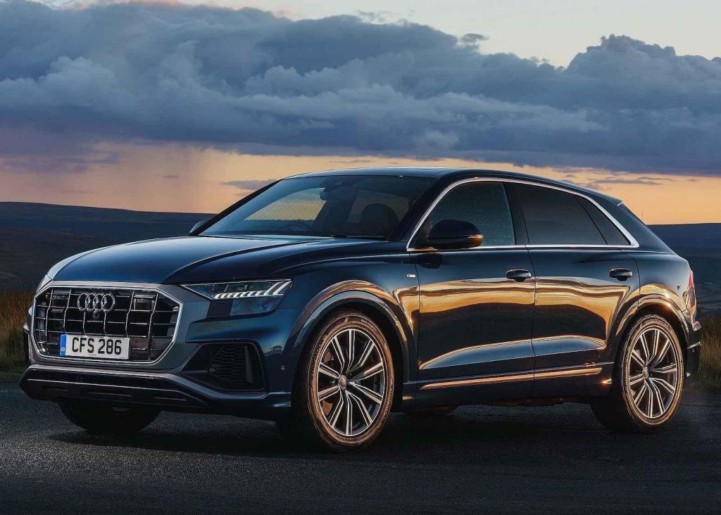 Audi - černá (695 aut)