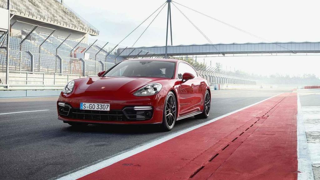 Porsche Panamera GTS a GTS Sport Turismo