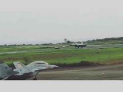 Mig 29 v souboji s Lamborghini