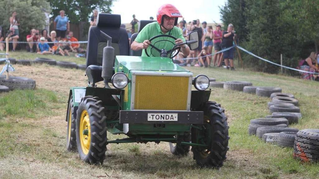 Traktoriáda Žebnice