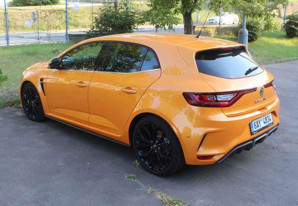 Auto jsme vždy nechali minimálně šest hodin na jednom místě
