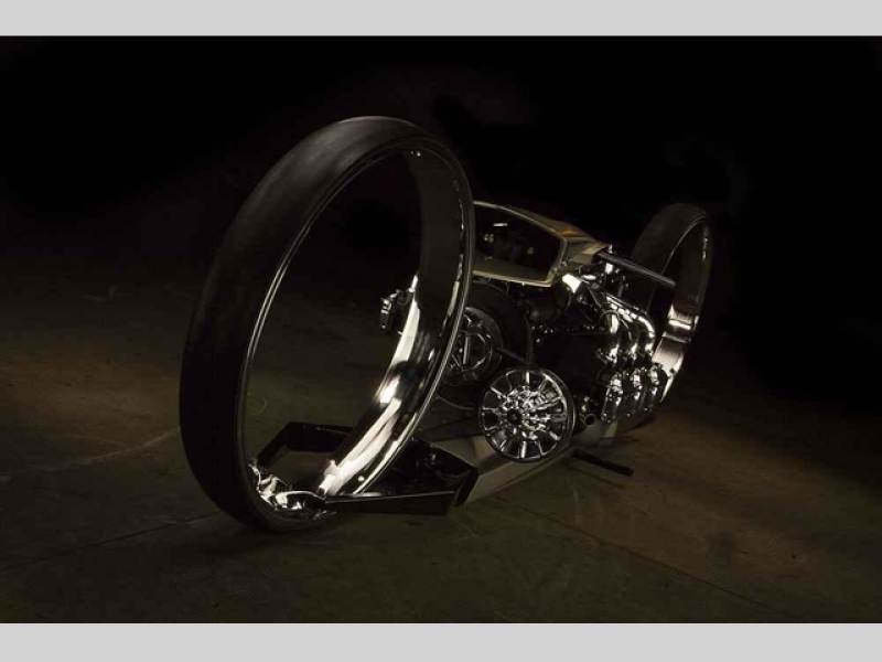 Jezdí, ale jestli taky zatátáčí zveřejněné promo video neukazuje.