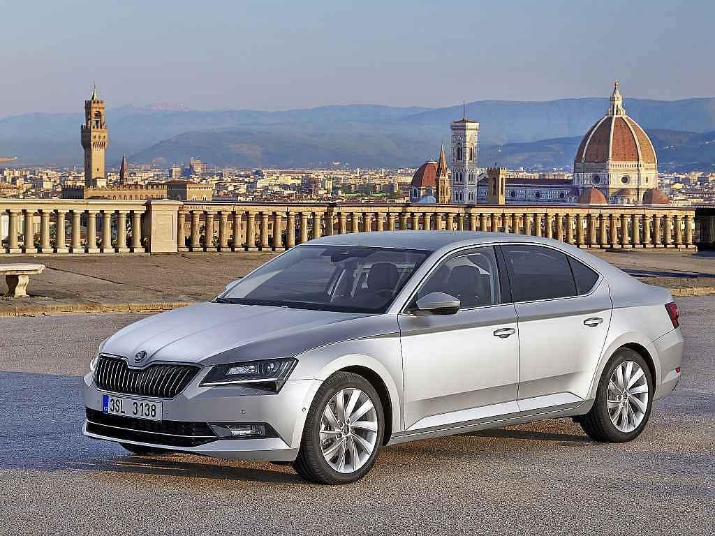 Škoda Superb.