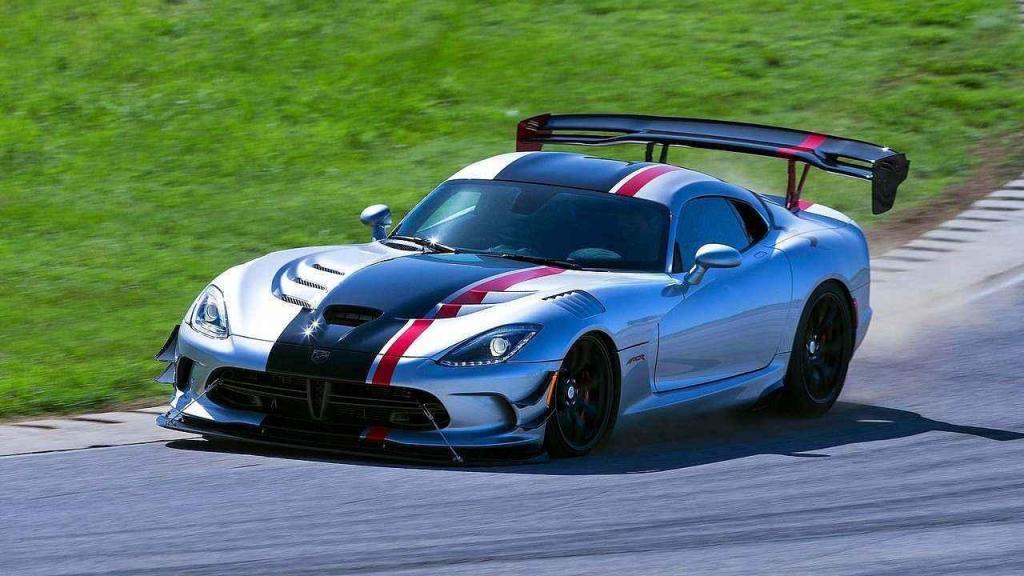 Dodge Viper ACR.