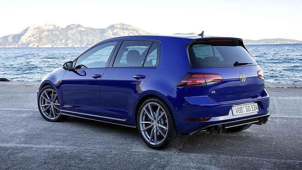 Volkswagen Golf R s paketem R Performance.