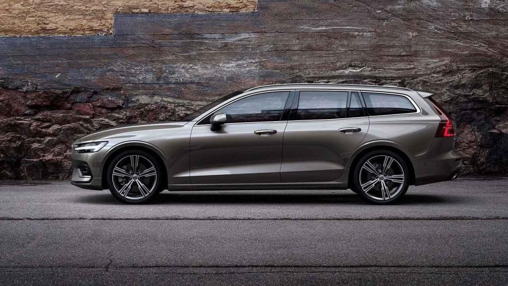 Volvo V60.
