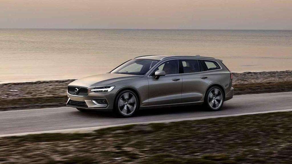 Volvo V60.