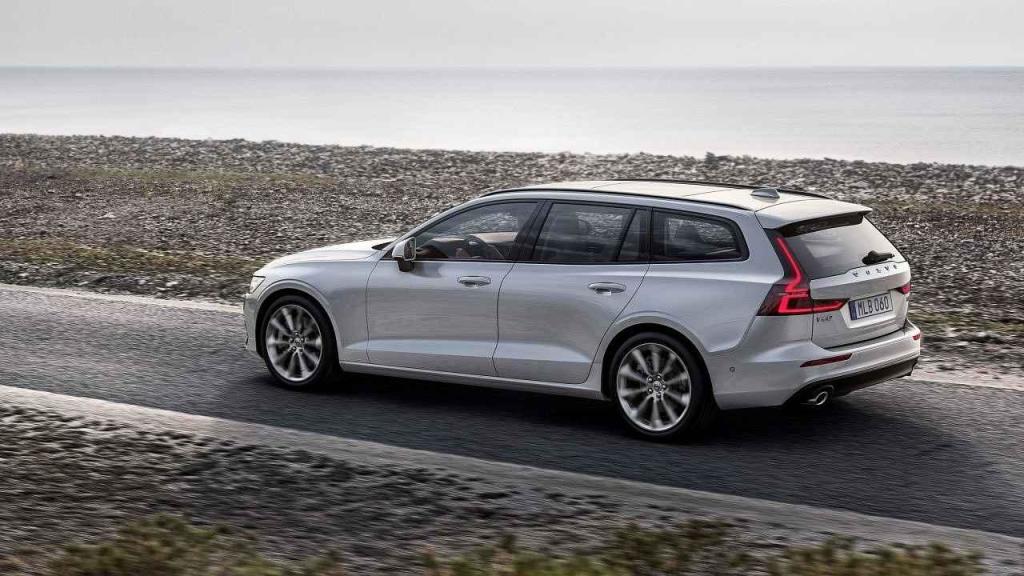 Volvo V60.