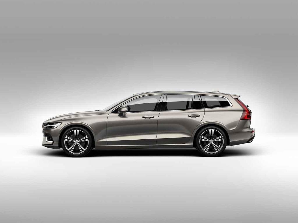 Volvo V60.