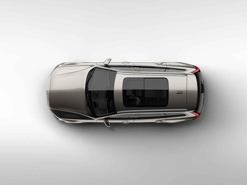 Volvo V60.