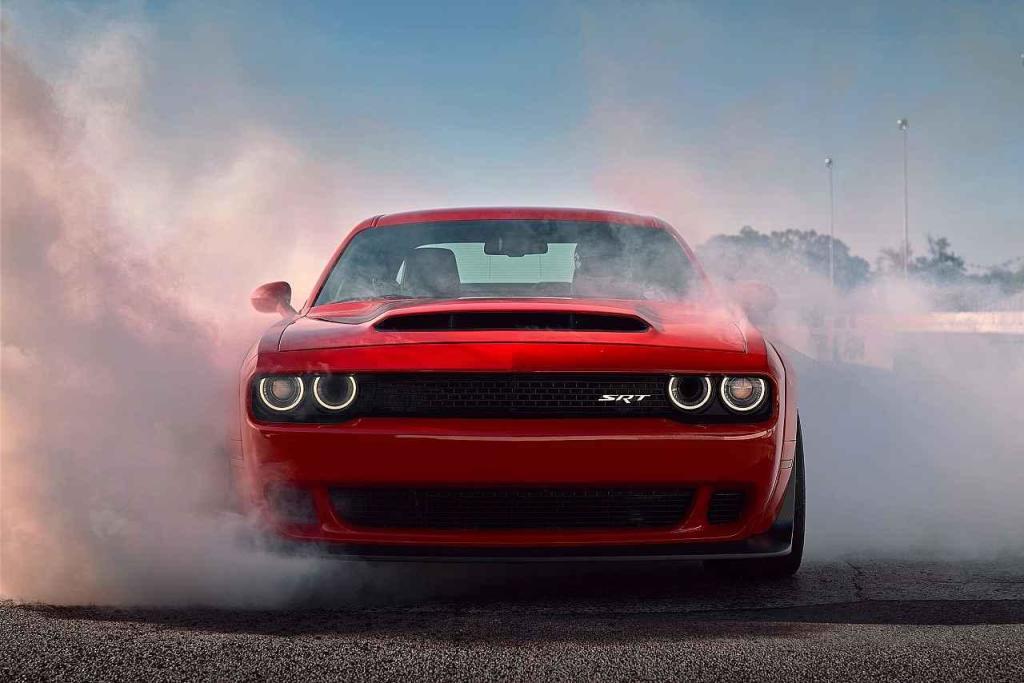 Dodge Challenger SRT Demon.