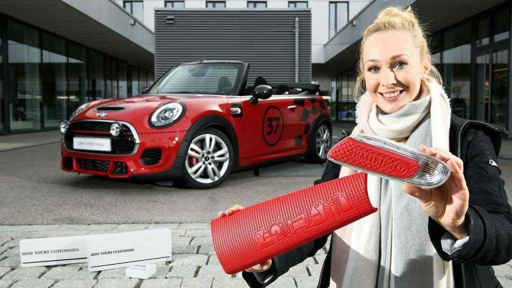 Zakázkové díly personalizační služby Mini Yours Customized.