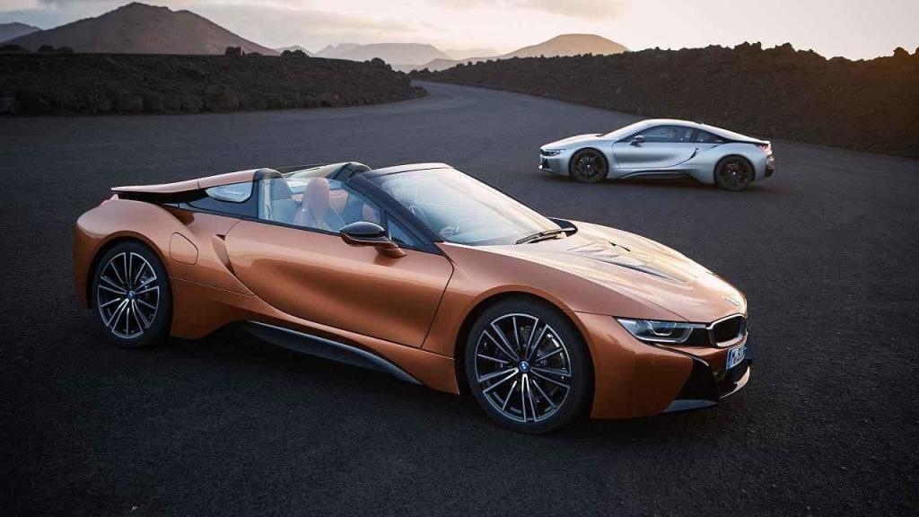 BMW i8 Roadster a i8 Coupé.