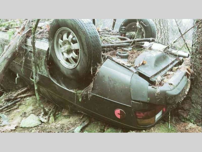 Kradené Porsche 924 v lesích u Oregonu.