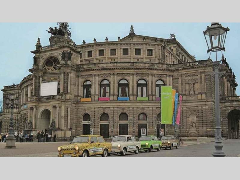 Berlín dnes láká na pamětní jízdy trabantem.