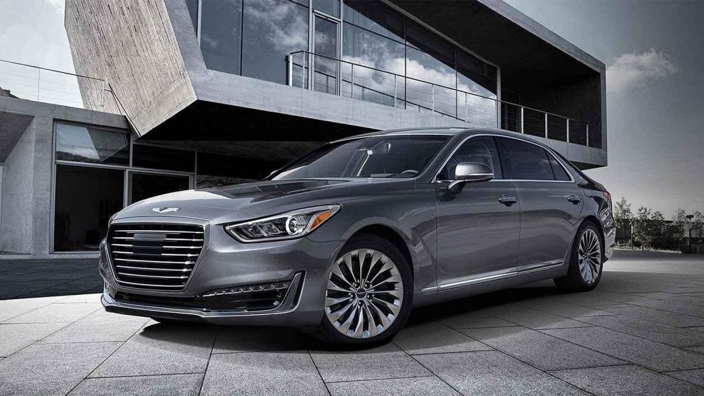 Genesis G90.