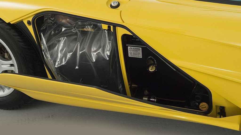 McLaren F1.