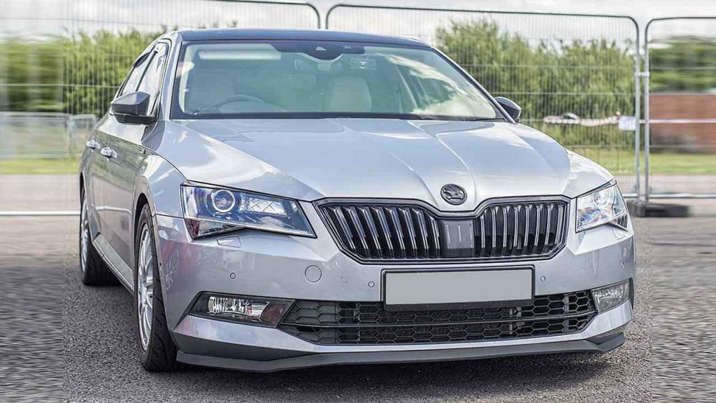 Škoda Superb jako příkladný sleeper.