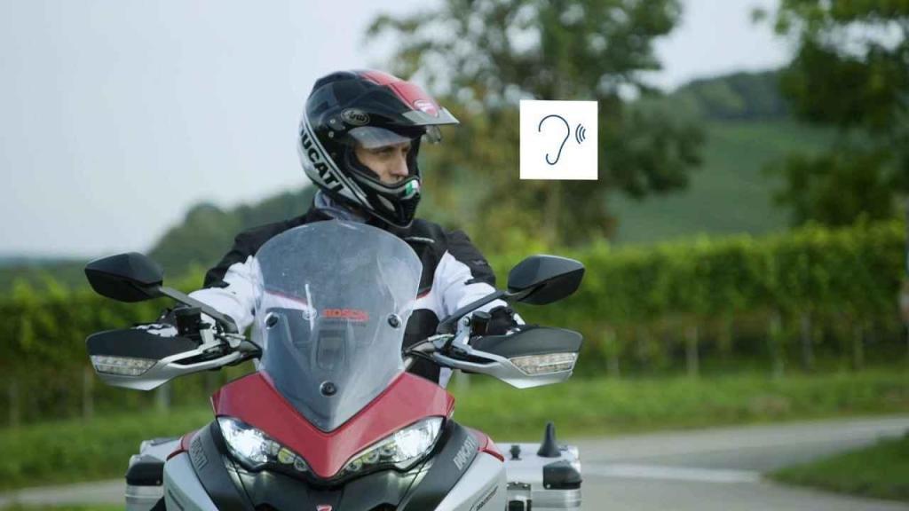 Technologie firmy Bosch umožní komunikaci mezi motocyklem a okolními auty.