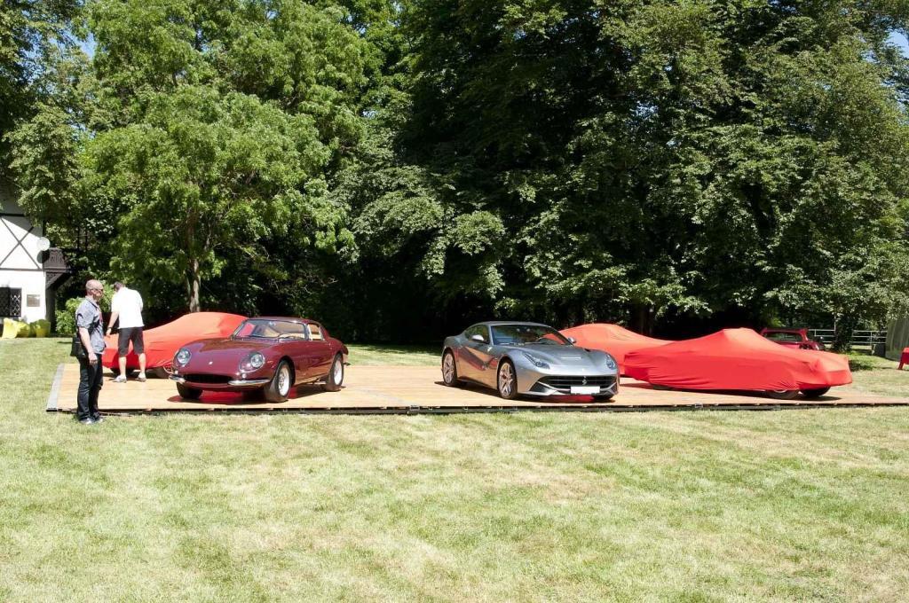 Stará architektura se v Loučni snoubí s krásou starých automobilů