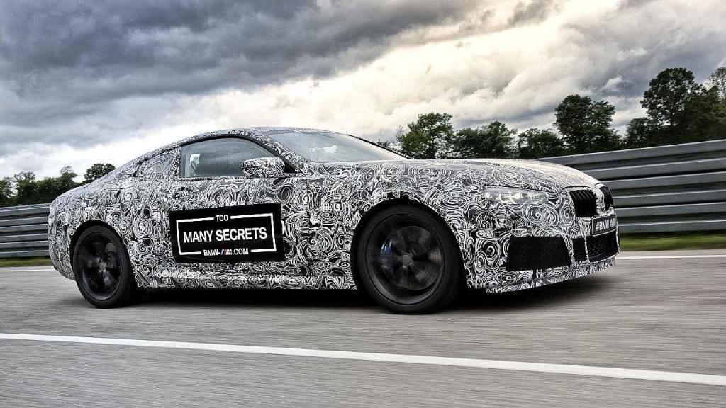 Maskované BMW M8.