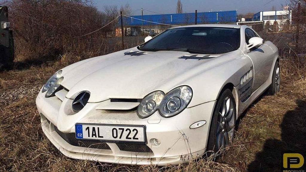 Chátrající Mercedes-Benz SLR McLaren.