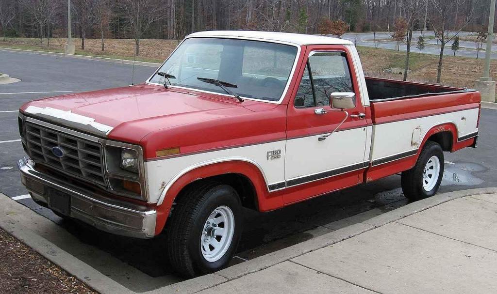 Ford F-150 1982.