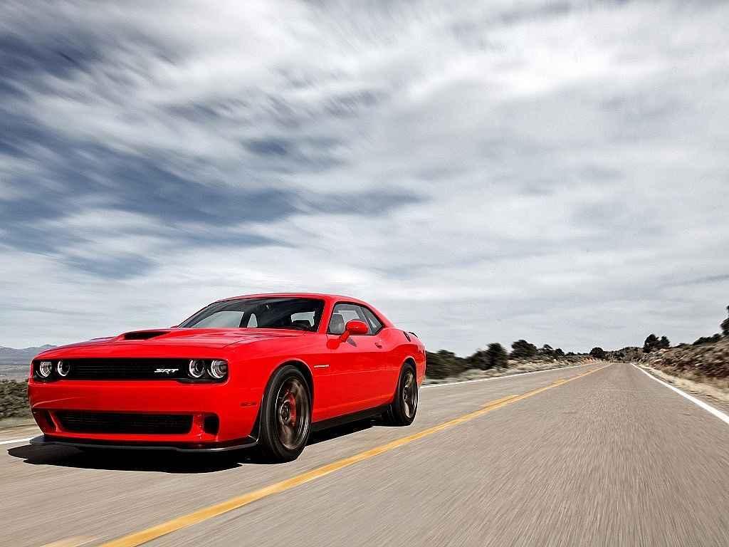 Dodge Challenger SRT Hellcat.
