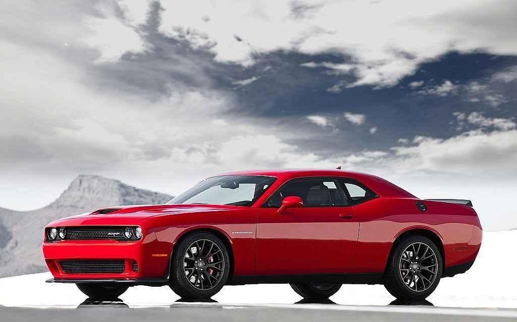 Dodge Challenger SRT Hellcat.
