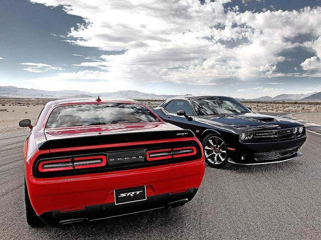 Dodge Challenger SRT Hellcat.