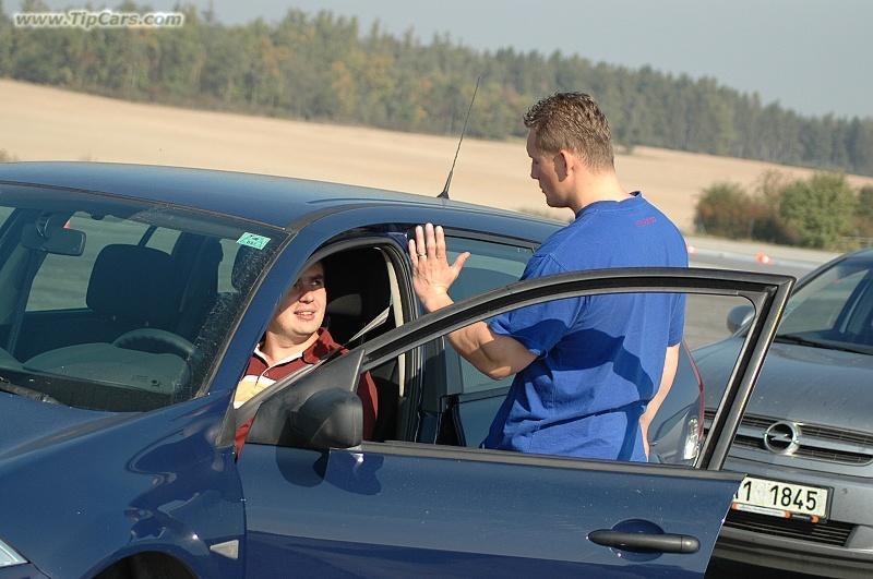 Posadit se správně za volant není tak jednoduché, jak by se mohlo zdát.