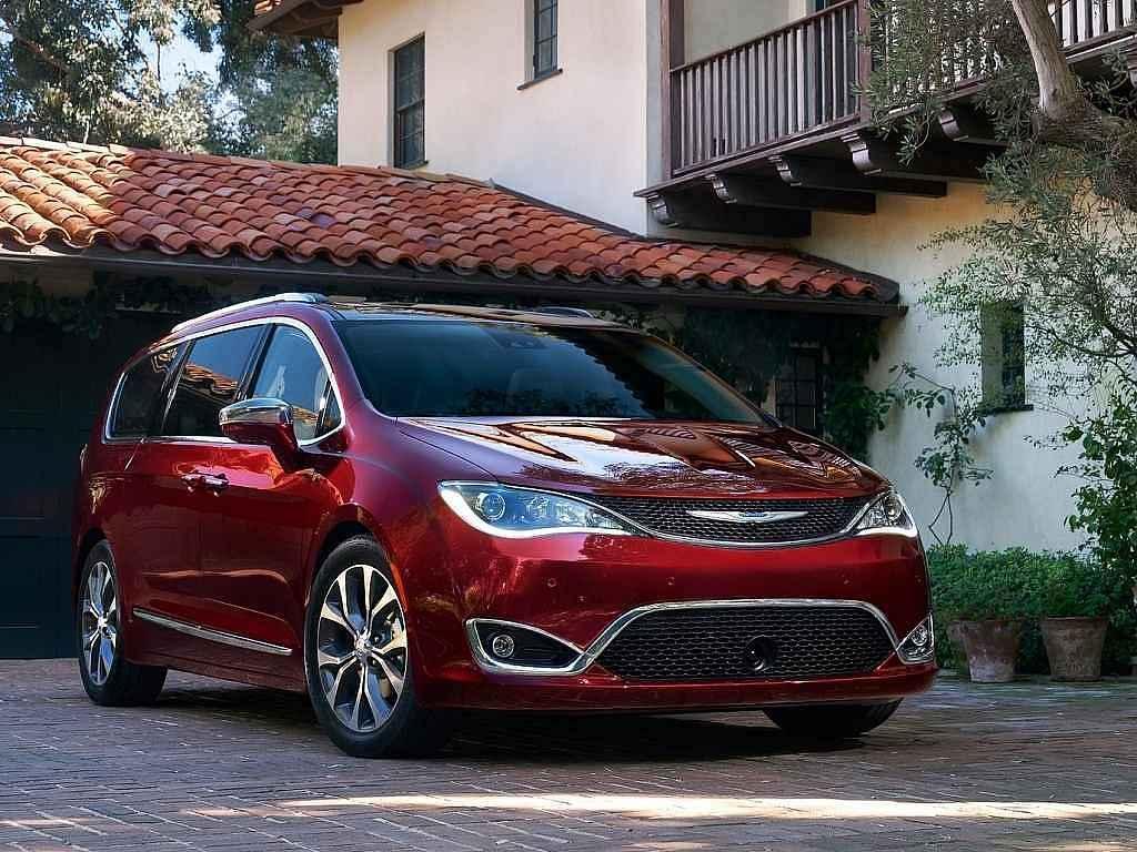 Chrysler Pacifica.