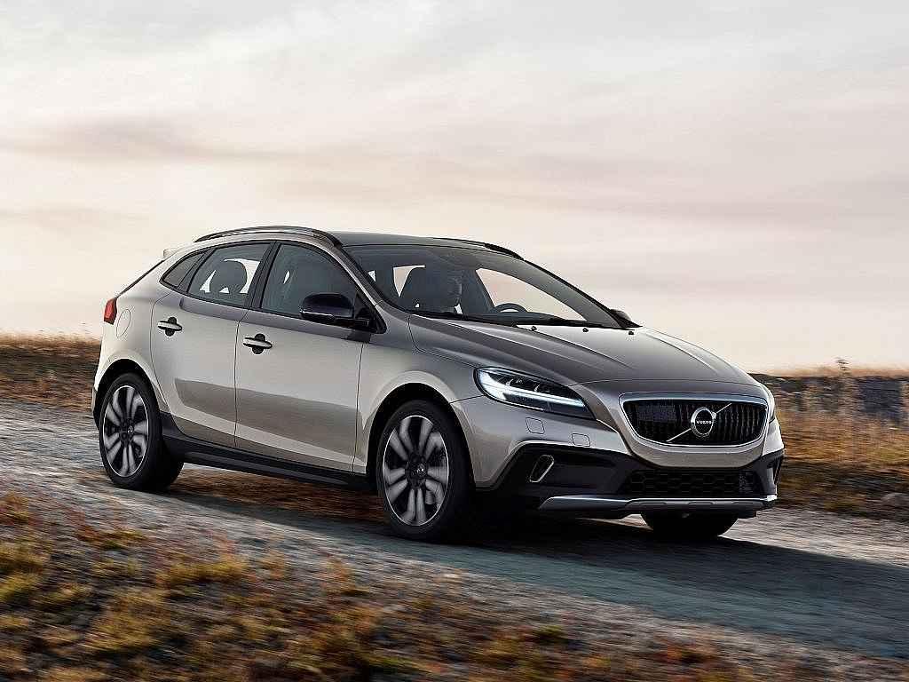 Volvo V40.