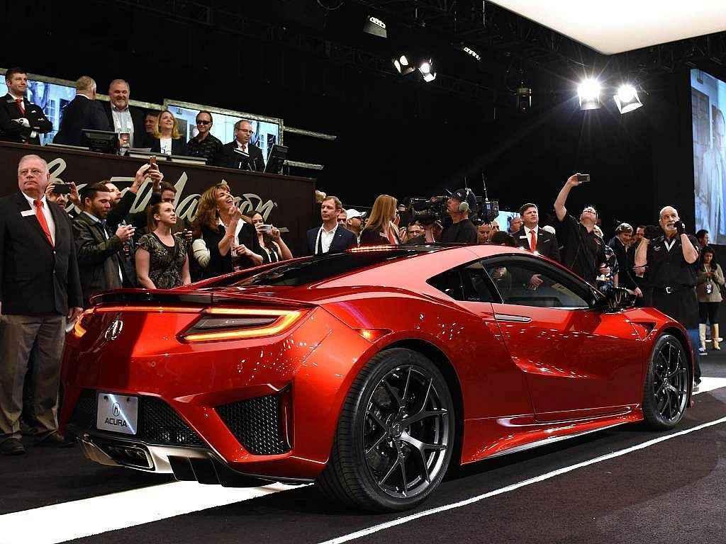 První Acura NSX se vydražila za 30 milionů korun.