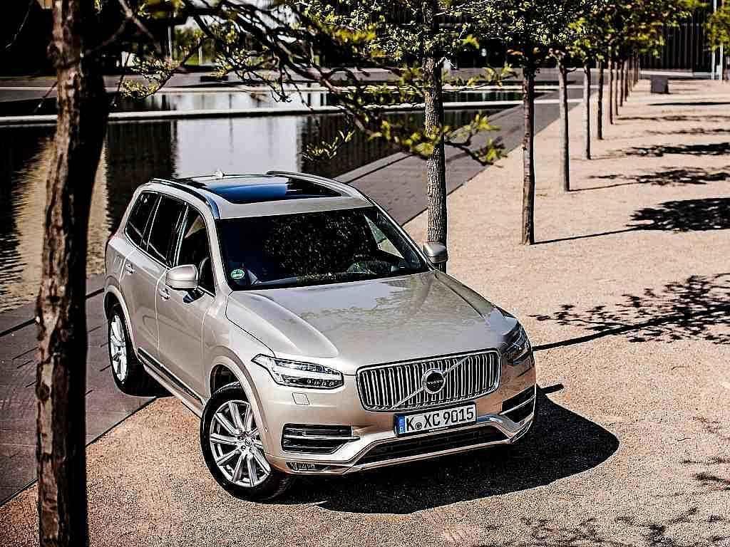 Volvo XC90.