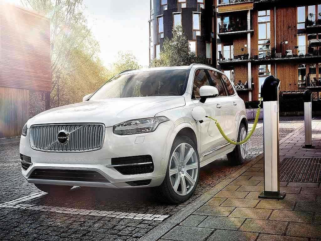 Volvo XC90 T8.