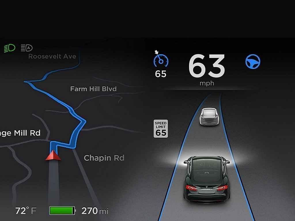 Tesla představila režim "autopilot".