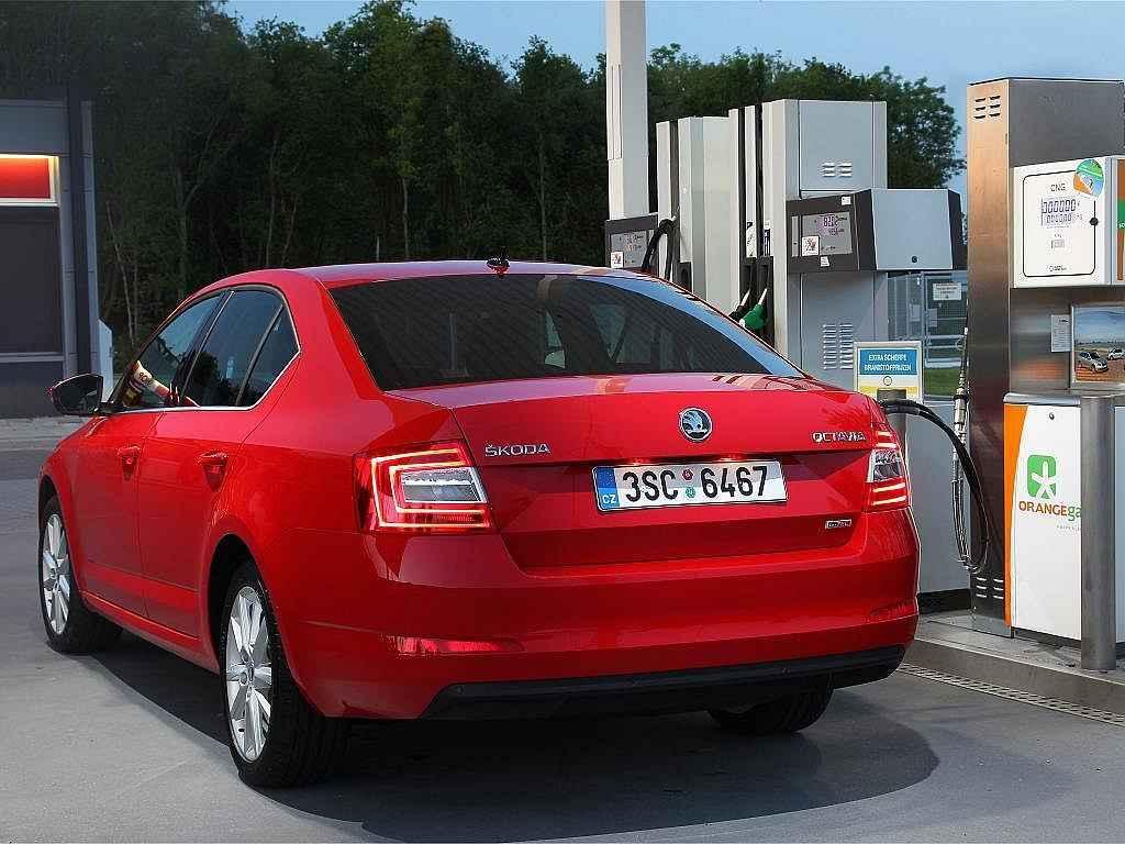 Škoda Octavia G-Tec ujela 1700 kilometrů na jedno natankování.