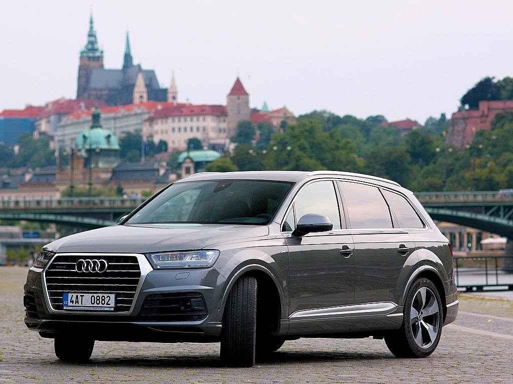 Audi Q7.