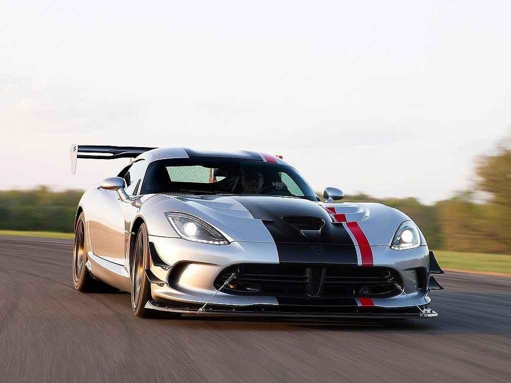 Dodge Viper ACR.