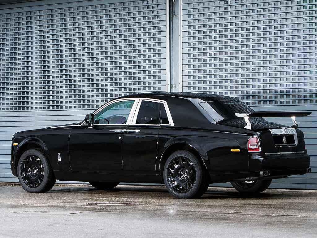 Testovací mula nového SUV od Rolls-Royce.