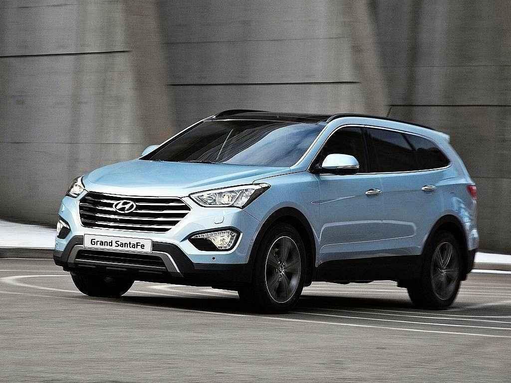 Hyundai Grand Santa Fe.