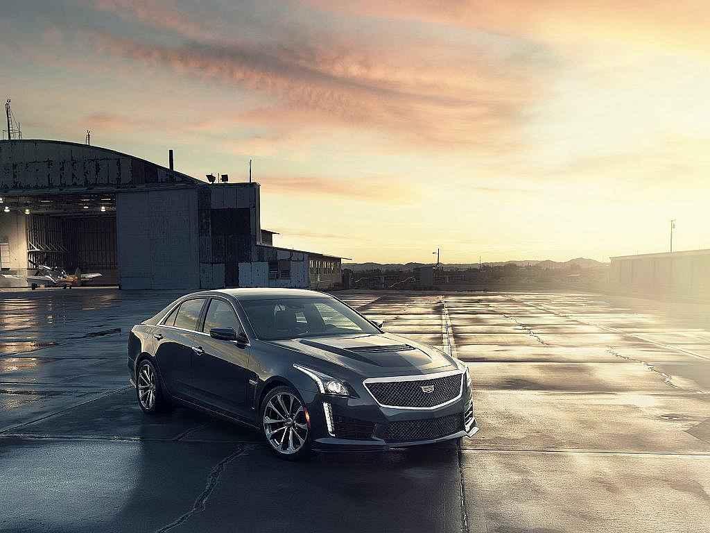 Cadillac CTS-V.